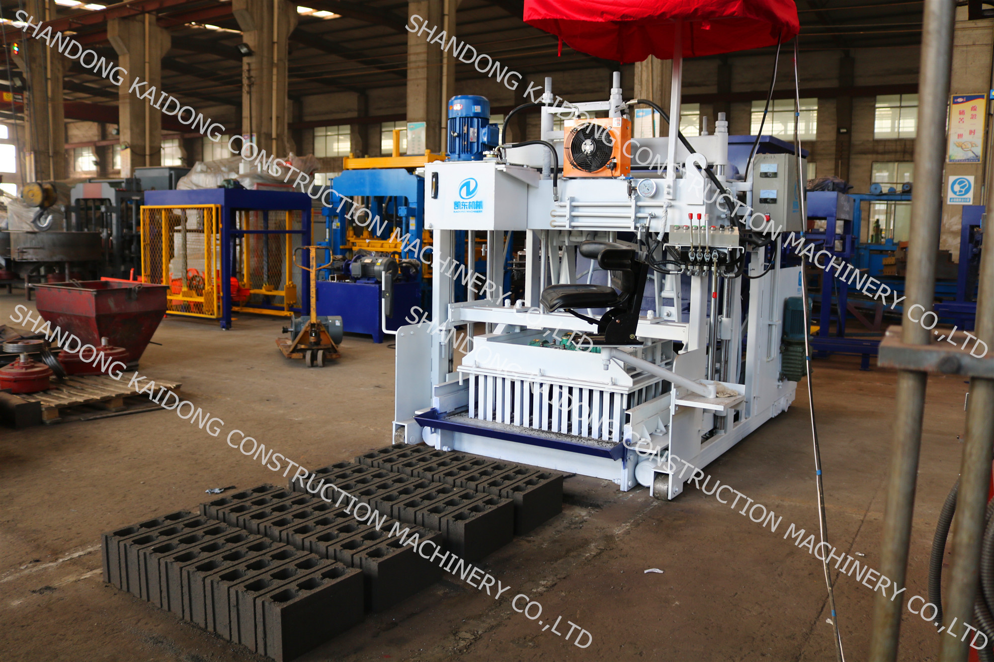 QTM10-15 Mobile Block Making Machine